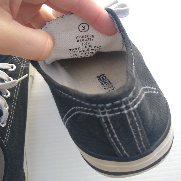 CONVERSE kids black low top sneakers sz 3 - Picture 6 of 8